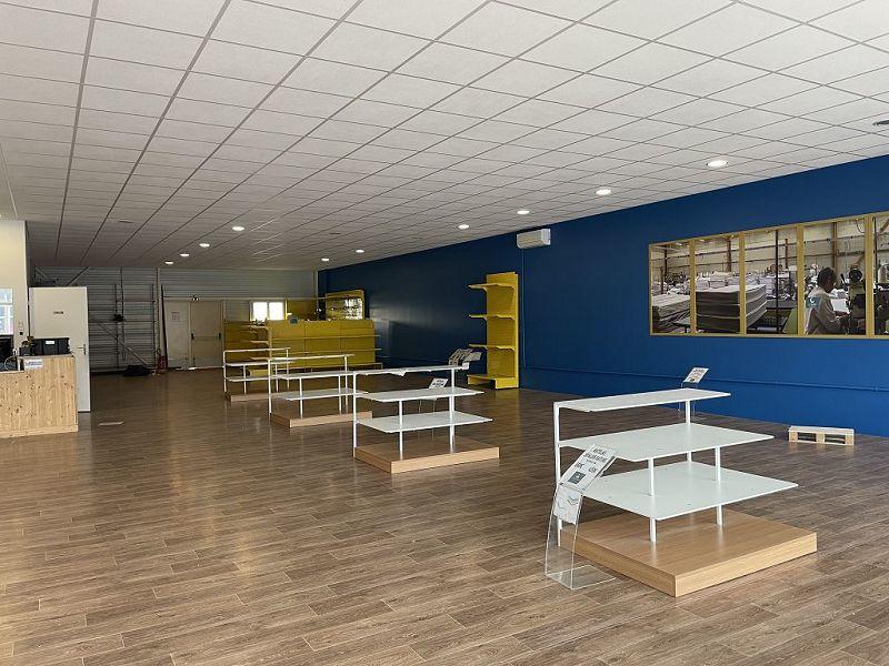 Local commercial - 250 m² - 1 pièce