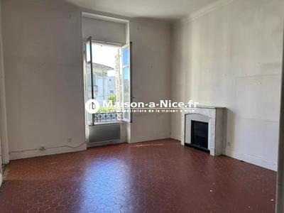 Maison - 300 m² - 12 pièces