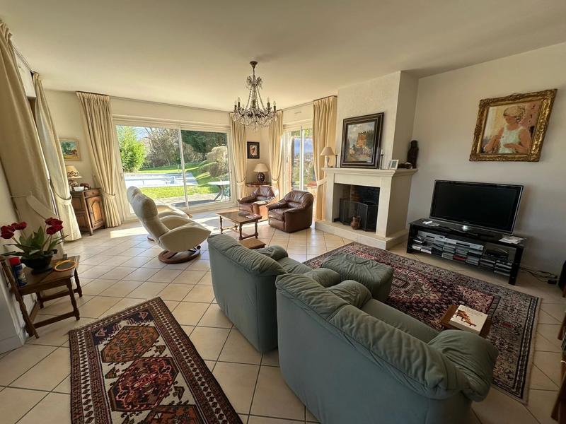 Maison - 190 m² - 6 pièces