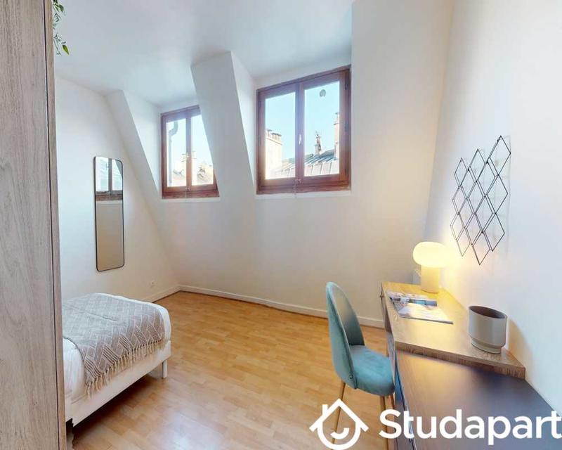 Chambre - 120 m² - 1 pièce