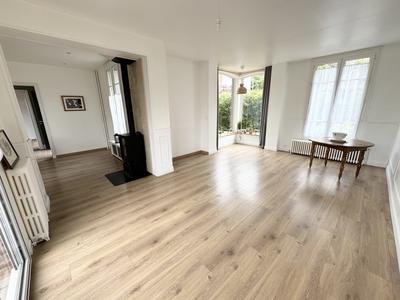 Maison - 163 m² - 7 pièces