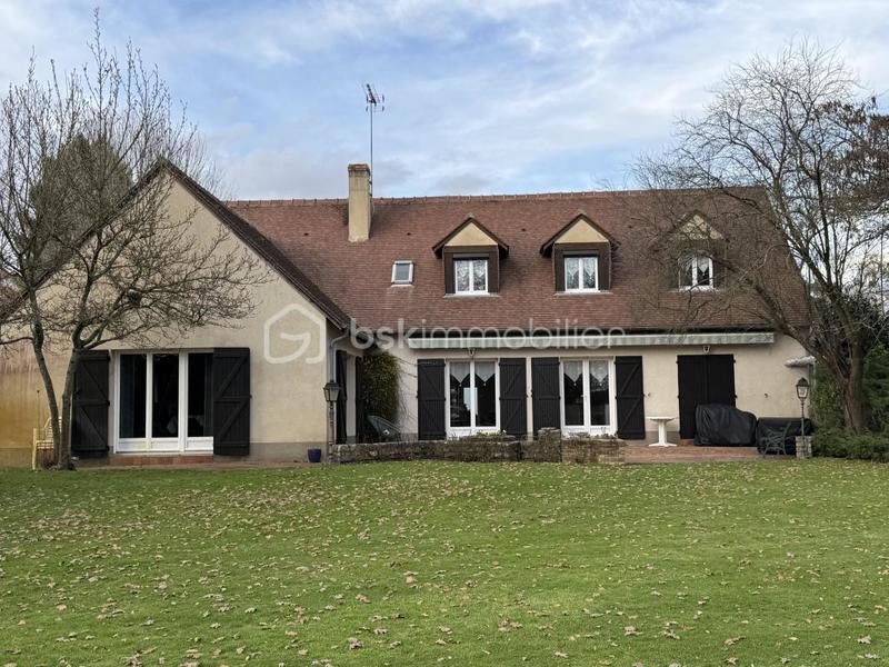 Propriété - 260 m² - 8 pièces