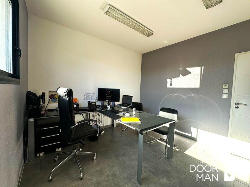 Bureau - 218 m² - 7 pièces