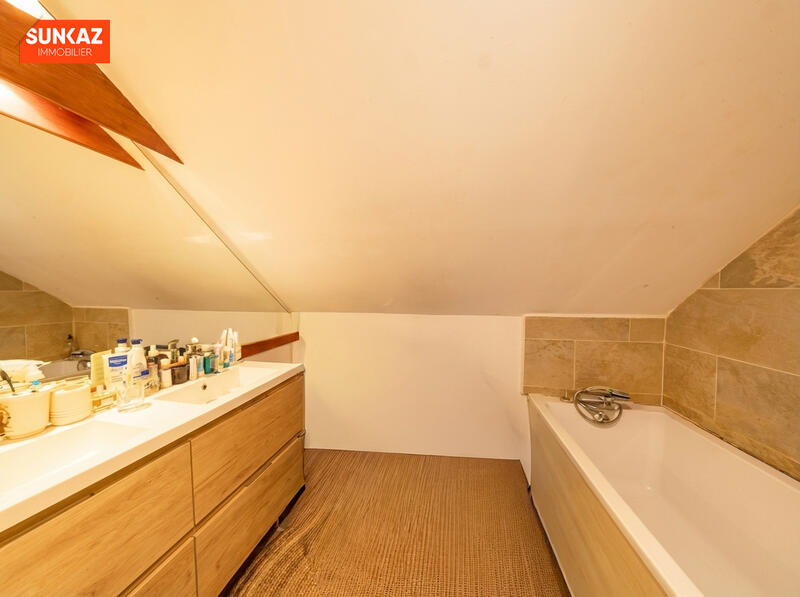 Appartement - 125 m² - 4 pièces