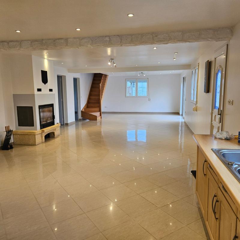 Maison - 210 m² - 7 pièces