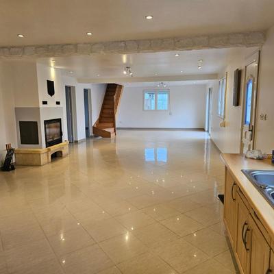 Maison - 210 m² - 7 pièces