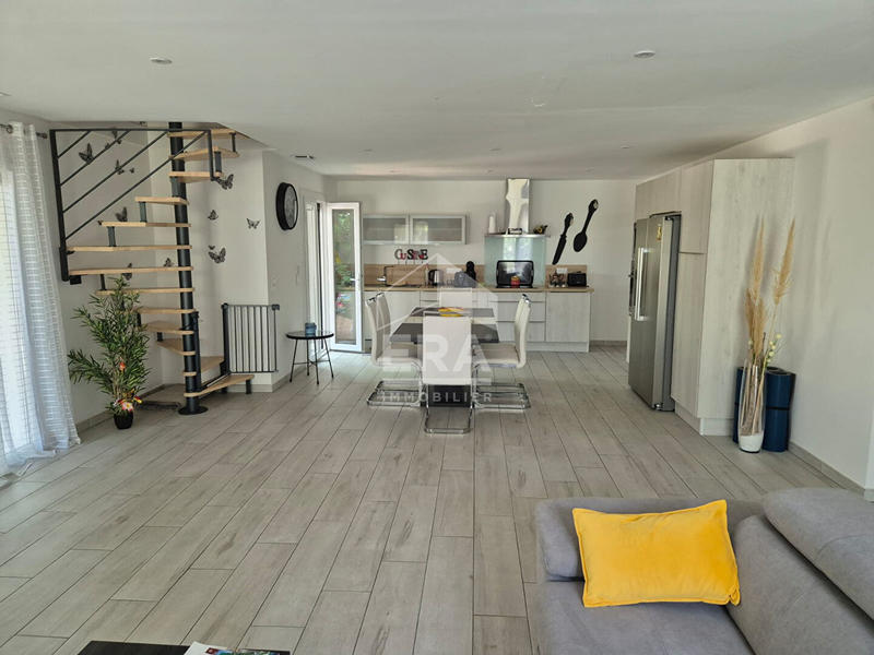 Maison - 110 m² - 5 pièces