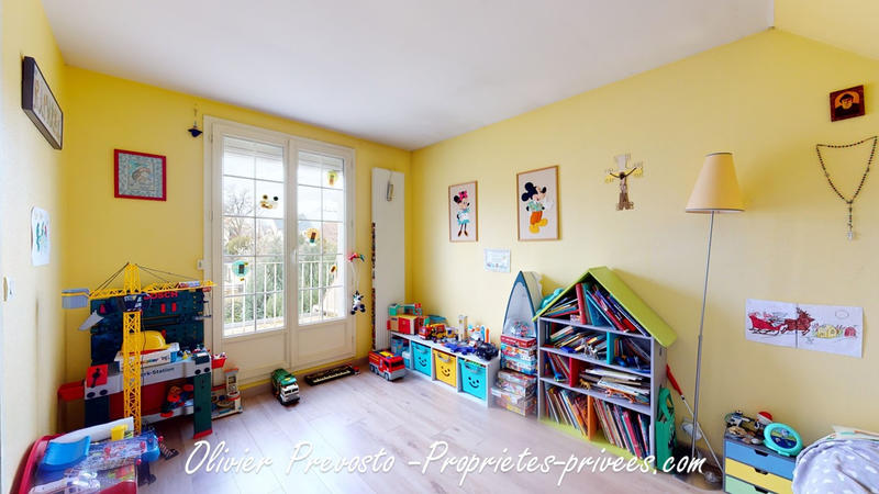 Maison - 240 m² - 10 pièces