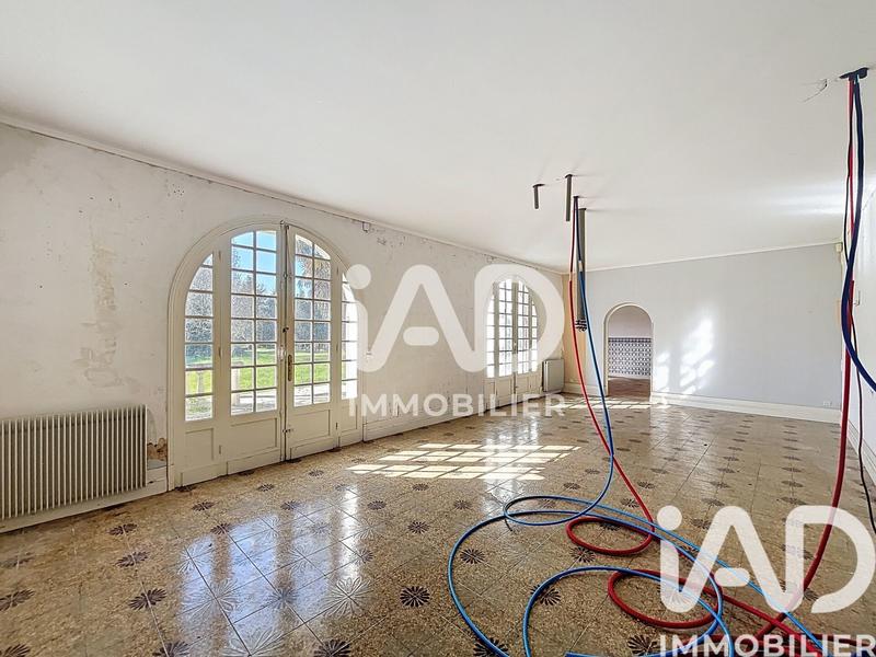 Maison - 305 m² - 8 pièces