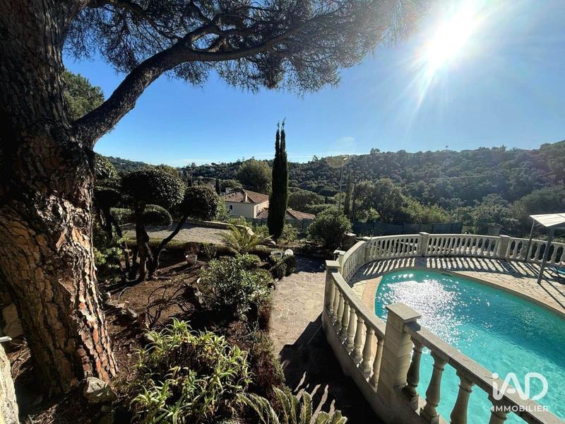 Maison - 138 m² - 6 pièces