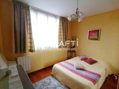 Appartement - 90 m² - 5 pièces