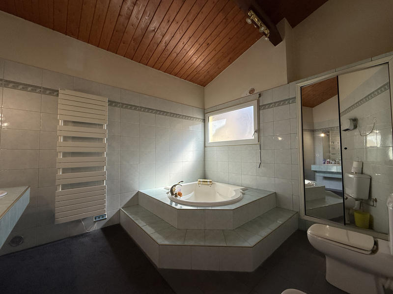 Maison - 265 m² - 6 pièces