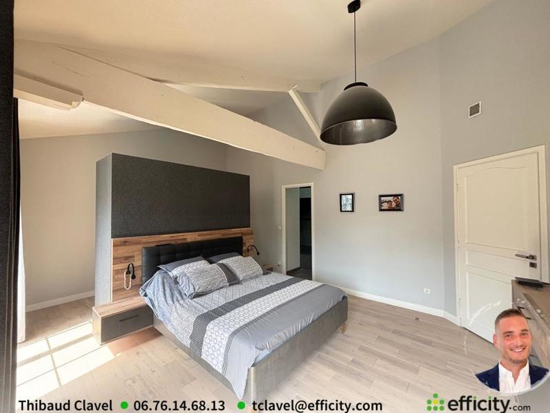 Maison - 283 m² - 10 pièces