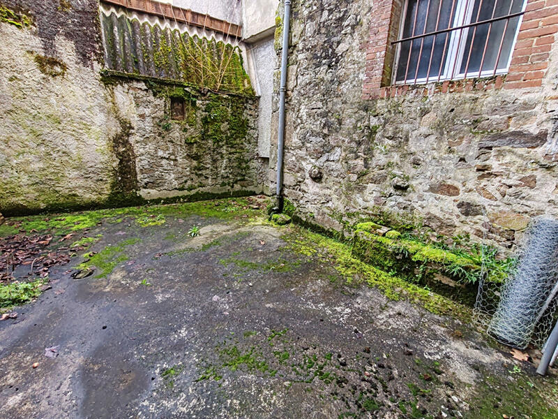 Immeuble - 127 m² - 6 pièces