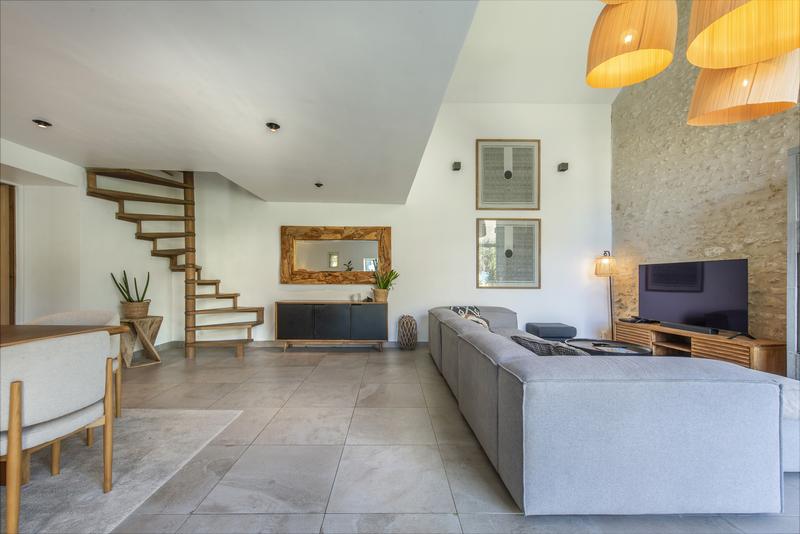 Maison - 285 m² - 7 pièces