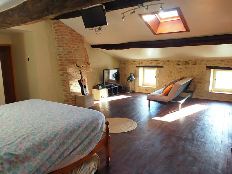 Maison - 239 m² - 8 pièces