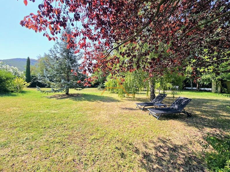 Maison en pierre - 185 m² - 7 pièces