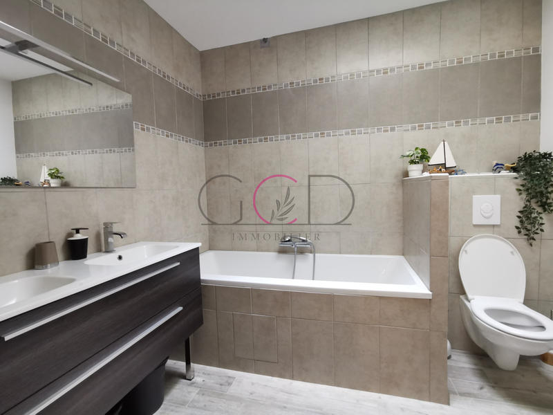 Maison - 110 m² - 4 pièces