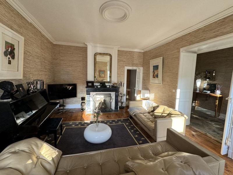 Maison ancienne - 265 m² - 8 pièces