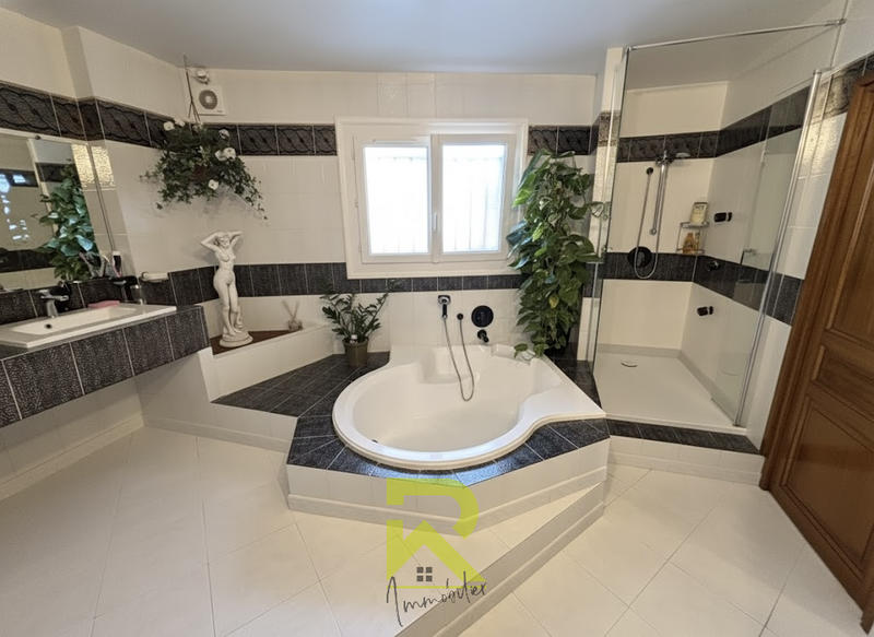 Villa - 195 m² - 5 pièces