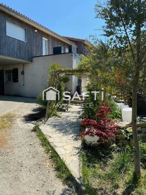 Maison - 205 m² - 7 pièces