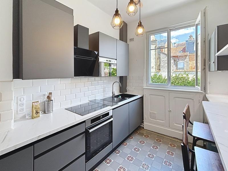 Appartement bourgeois - 113 m² - 4 pièces