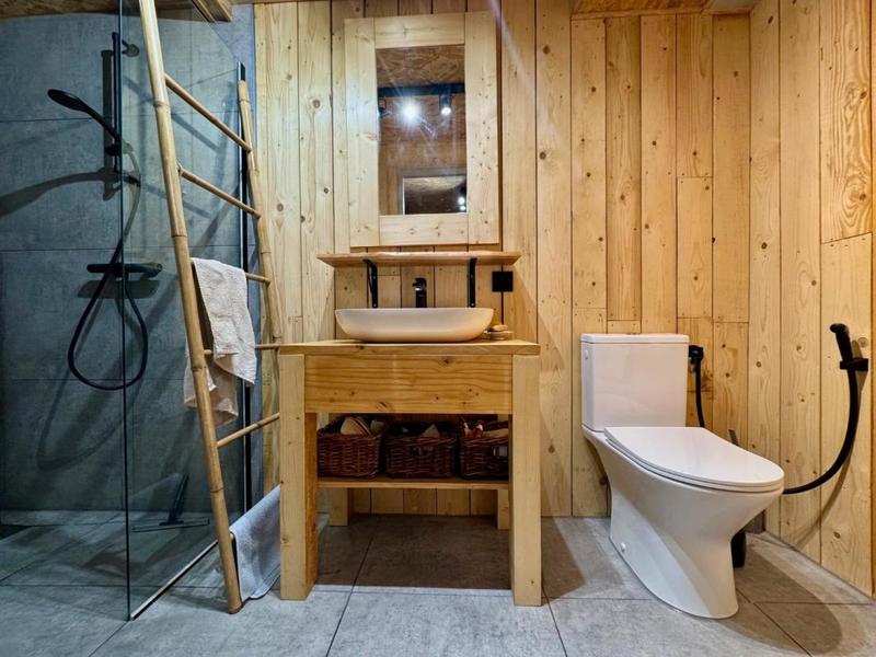 Propriété - 260 m² - 9 pièces