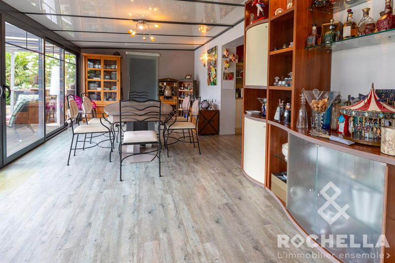 Maison - 201 m² - 5 pièces