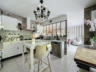 Maison - 194 m² - 7 pièces