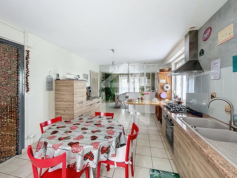 Maison - 170 m² - 6 pièces