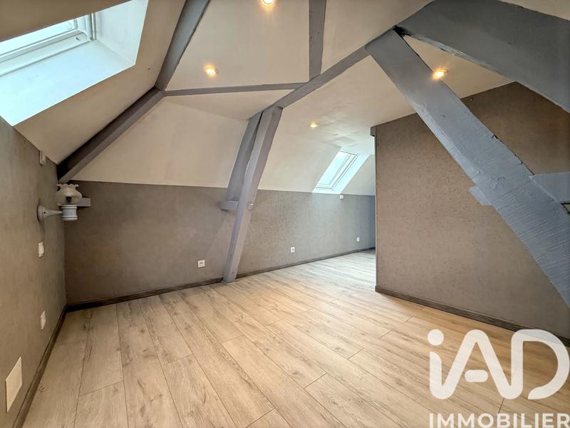 Maison - 198 m² - 8 pièces