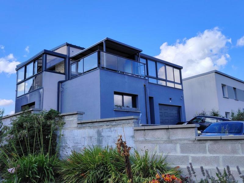 Maison - 205 m² - 10 pièces