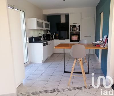 Maison - 143 m² - 9 pièces