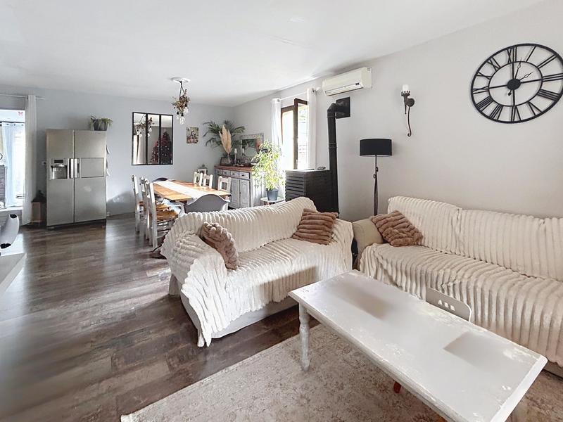 Maison - 200 m² - 8 pièces