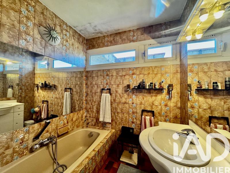 Maison - 95 m² - 5 pièces