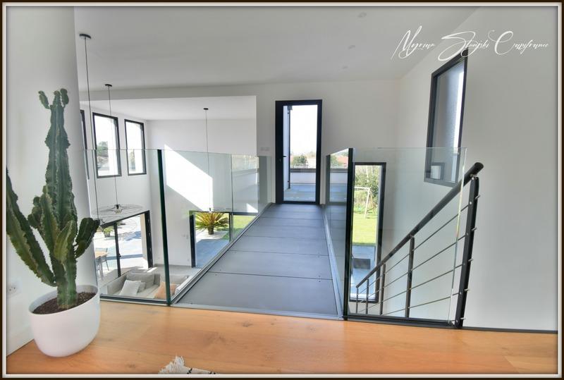 Propriété - 290 m² - 8 pièces