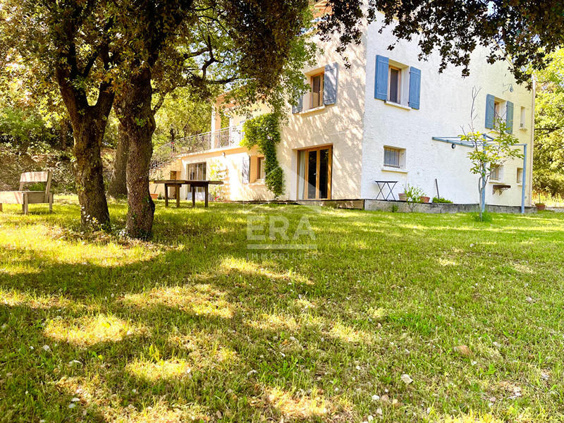 Maison - 210 m² - 8 pièces