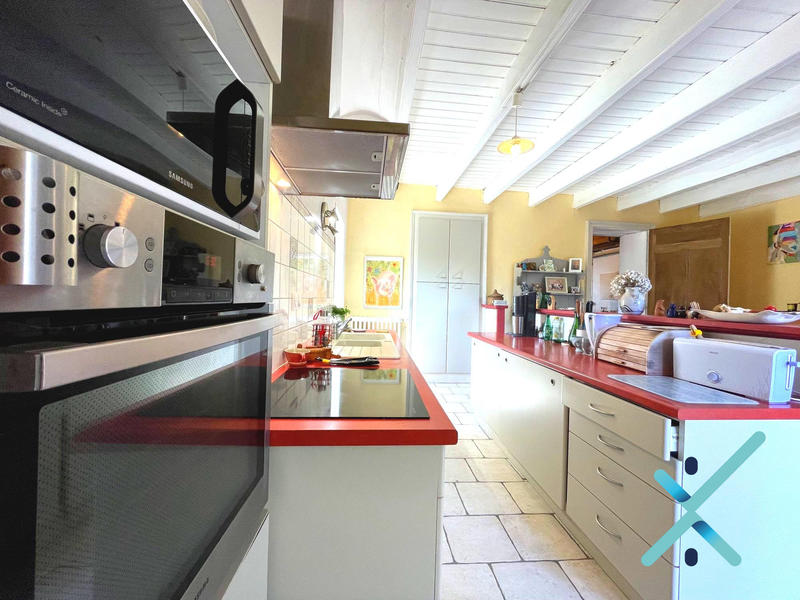 Maison - 280 m² - 11 pièces