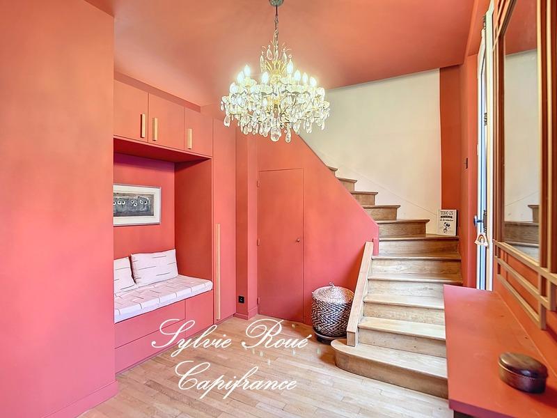 Maison - 430 m² - 12 pièces