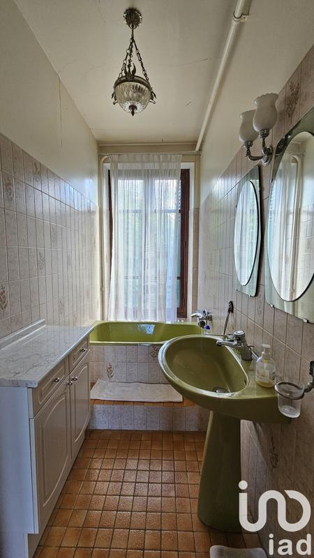 Maison - 240 m² - 10 pièces