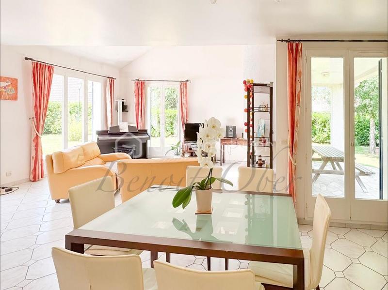 Maison - 227 m² - 9 pièces