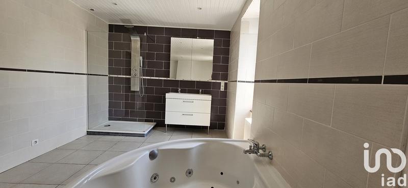 Maison - 205 m² - 6 pièces