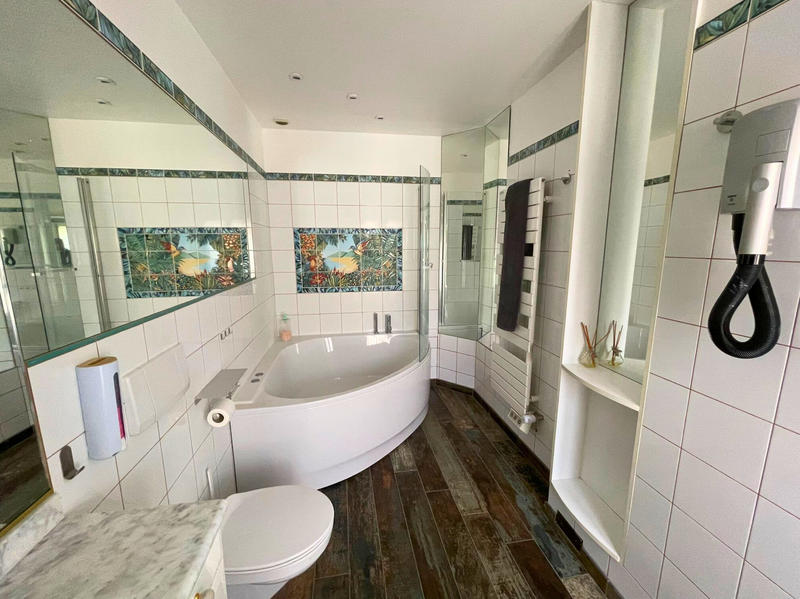 Appartement - 94 m² - 4 pièces