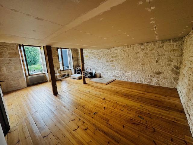 Maison en pierre - 147 m² - 7 pièces