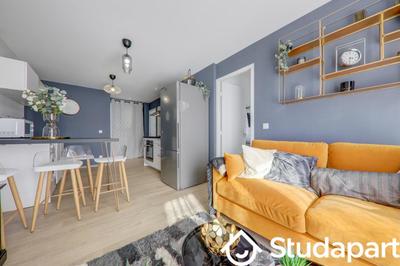 Chambre - 10 m² - 1 pièce