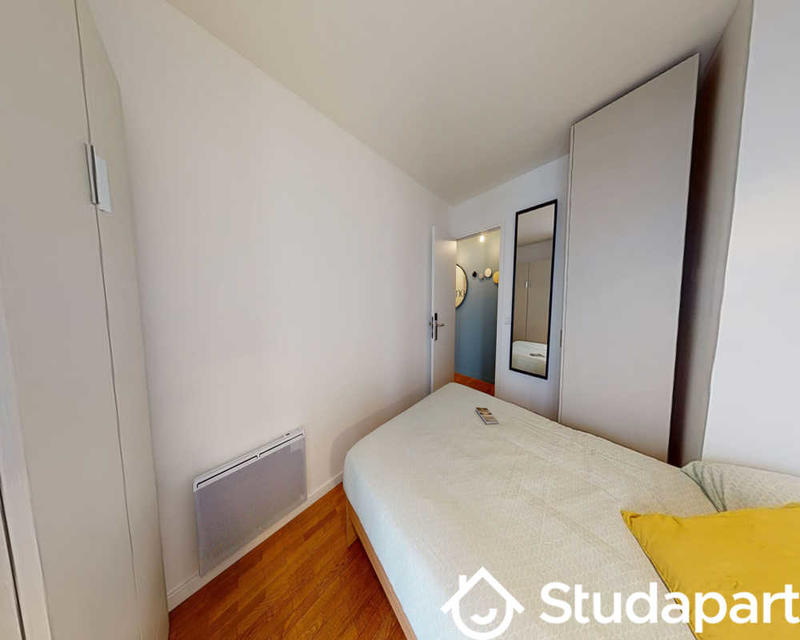 Chambre - 80 m² - 1 pièce