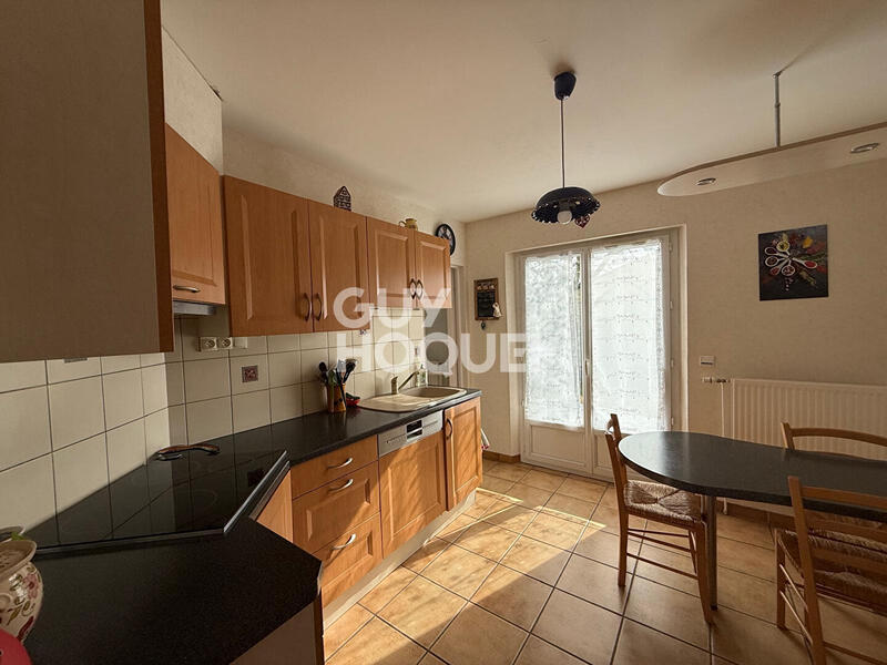 Maison - 107 m² - 6 pièces