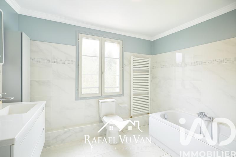 Maison - 156 m² - 8 pièces