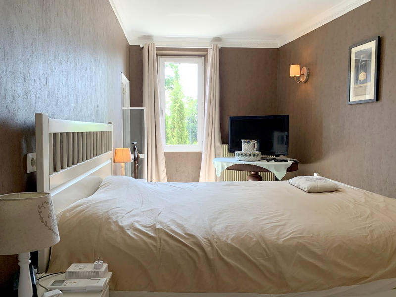 Maison - 220 m² - 7 pièces