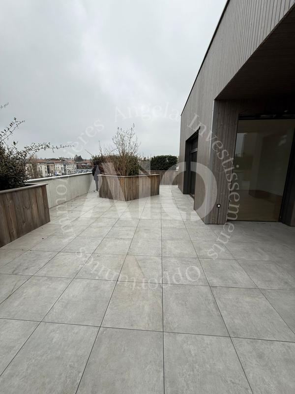 Appartement - 121 m² - 5 pièces